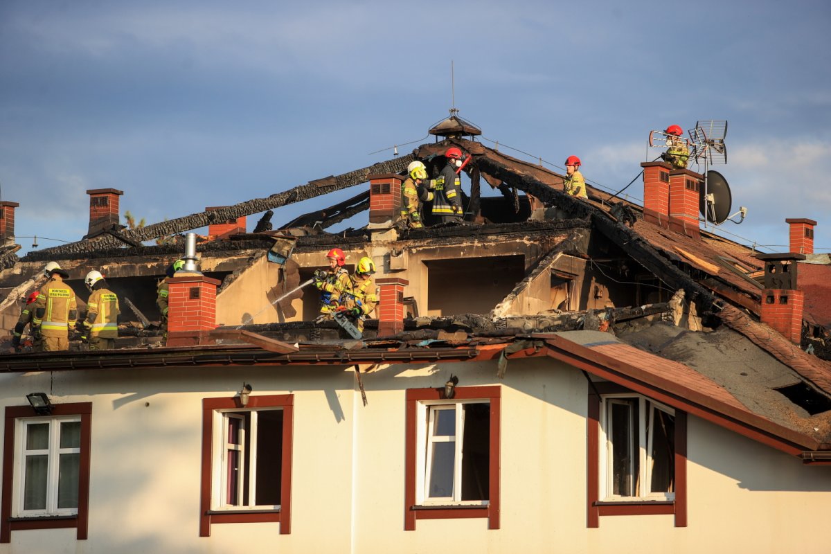 Ewakuacja i płomienie. Trudna akcja straży pożarnej w Wiśle