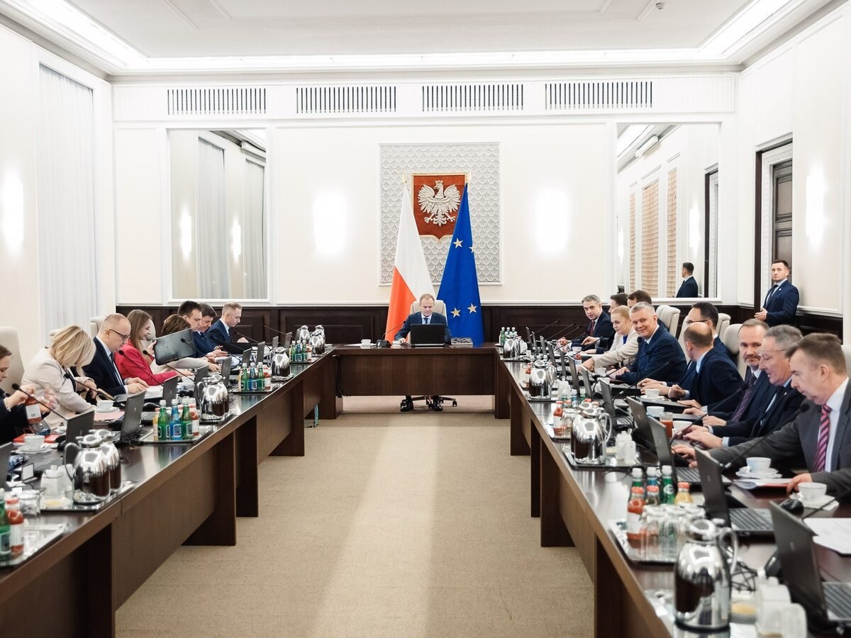 Politycy PiS: rząd drąży kieszenie Polaków