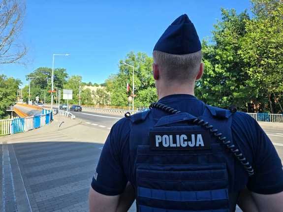 Ruch Obrony Granic z dronami termowizyjnymi. Służby natychmiast wprowadzają zakaz lotów przy granicy










