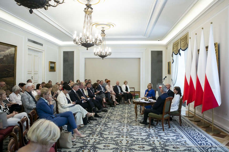 Alarm dla Polski: Rodzina i szkoła w kryzysie. Ważny raport!