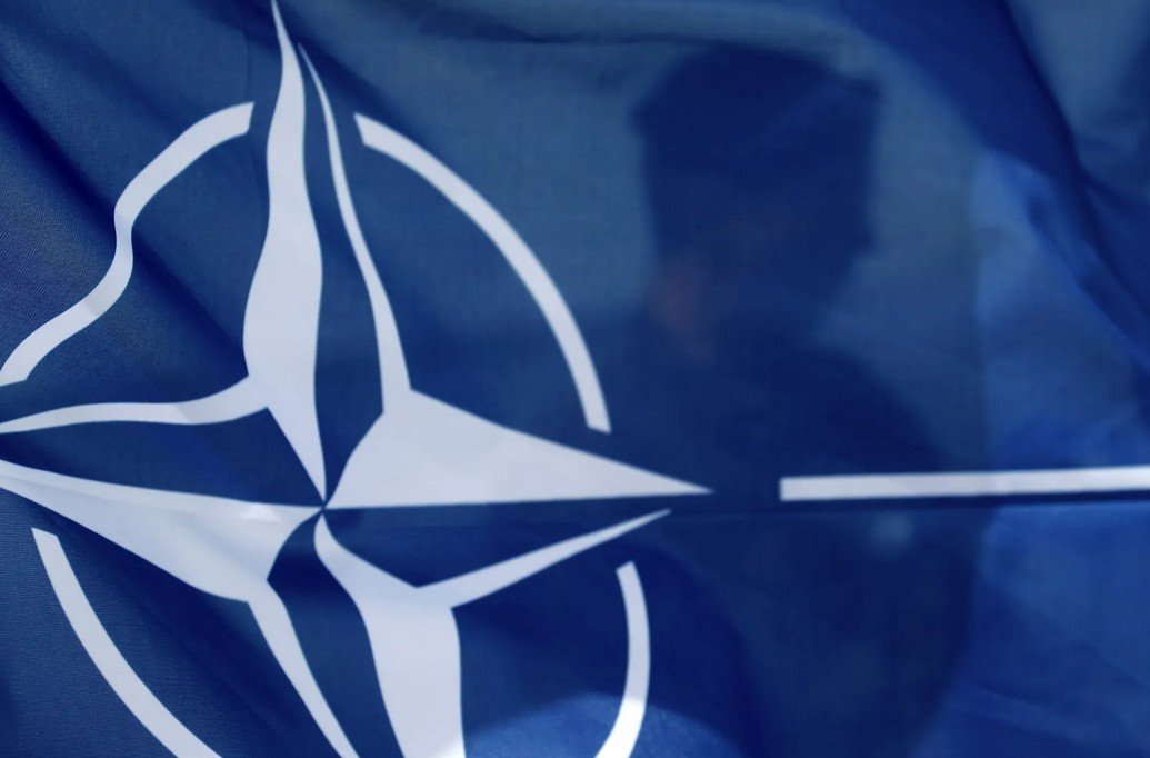 NATO obserwuje rozwój sytuacji po atakach USA na Iran. Kraje regionu je potępiają