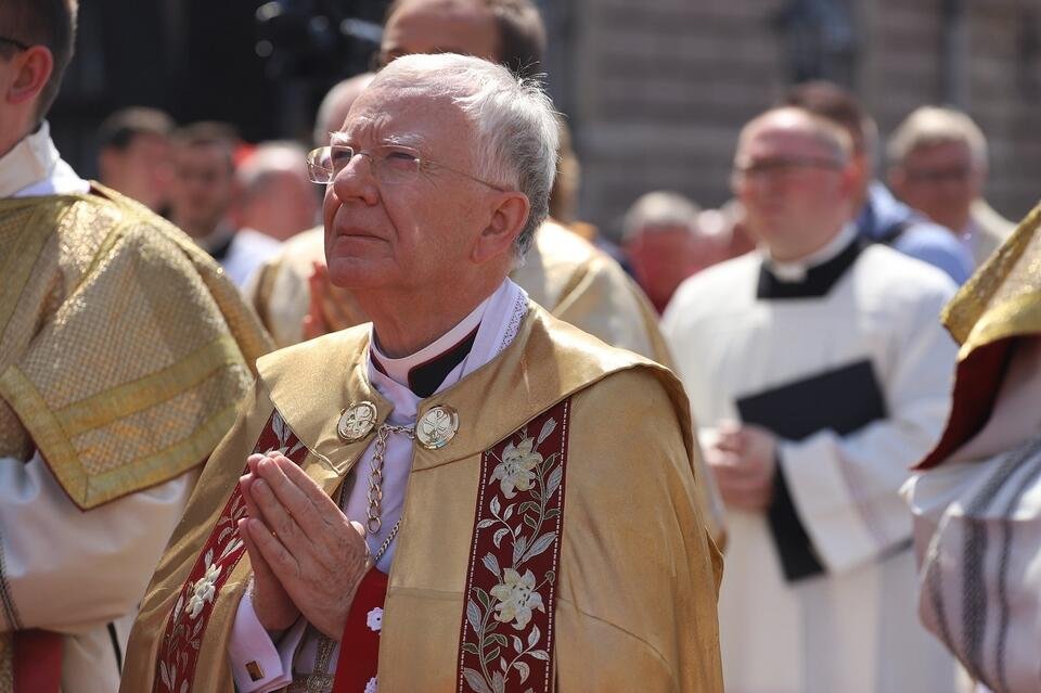 Abp. Jędraszewski: z Polski próbuje się utworzyć statek dryfujący pod wpływem najrozmaitszych prądów i wirów
