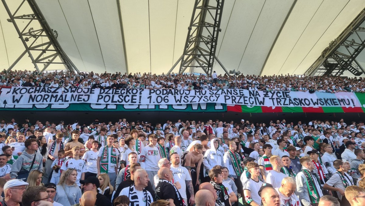 Kibice Legii znów przeciwko Trzaskowskiemu