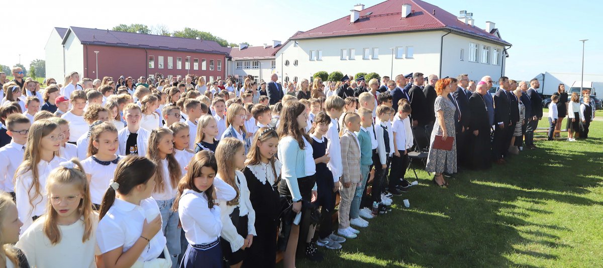 MEN opublikowało kalendarz roku szkolnego 2025/2026. Zupełnie inne terminy ferii zimowych niż dotychczas 