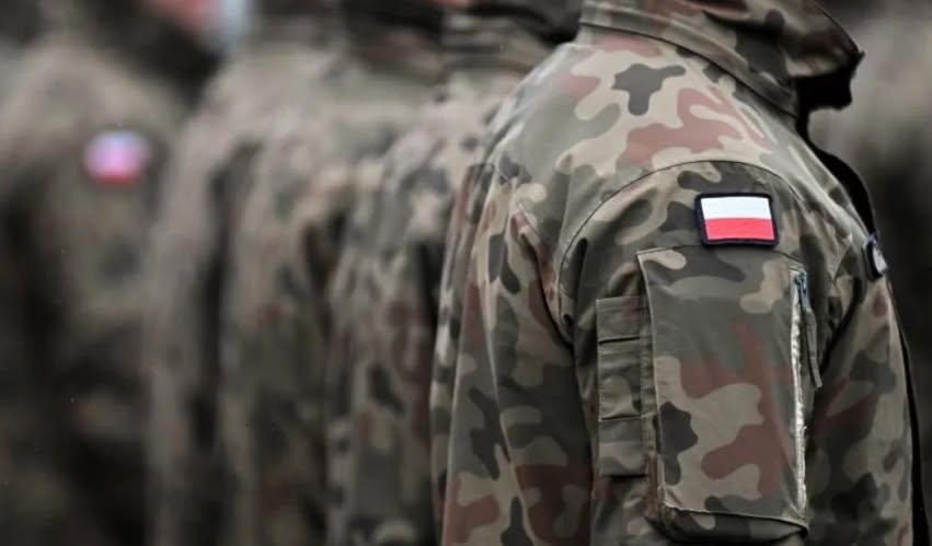 Czy Polacy chwyciliby za broń w razie wojny? Wyniki sondażu zaskakują