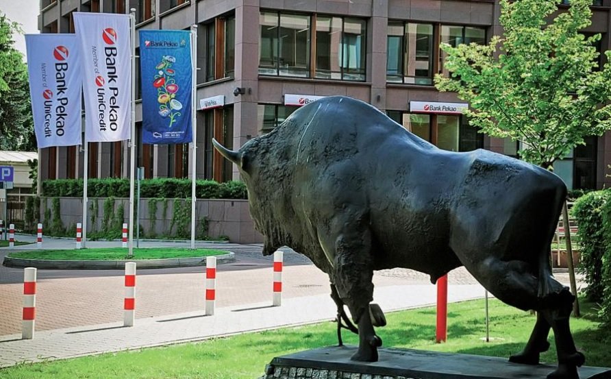 Pekao zachowawczo o przejęciach. Erste może przejąć udziały w Santander Bank Polska