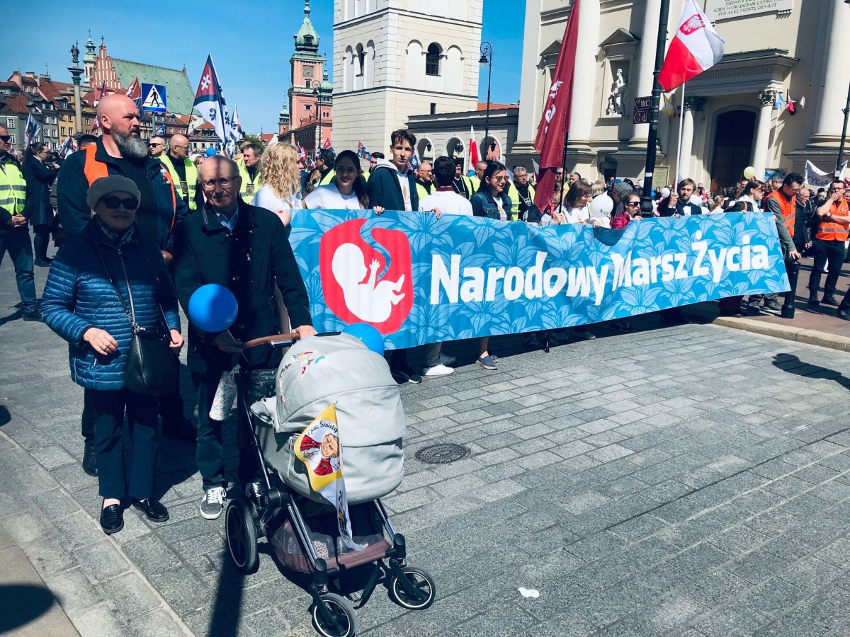 Narodowy Marsz Życia przeszedł ulicami Warszawy [ZDJĘCIA]