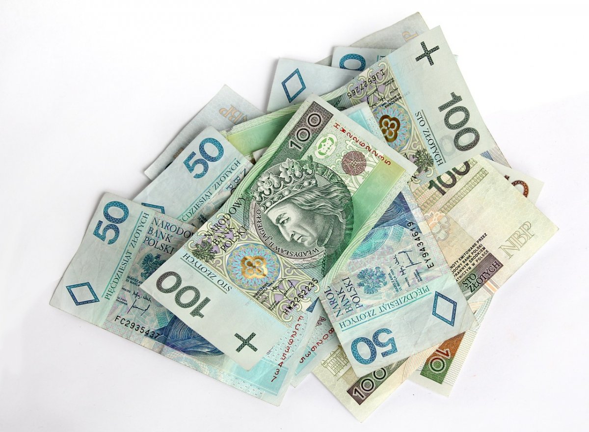 Budżet państwa z deficytem 76 miliardów po I kwartale 2025 roku. Ministerstwo Finansów tłumaczy spadek dochodów i wzrost wydatków
