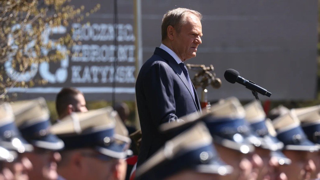 Donald Tusk: zło, które było źródłem zbrodni katyńskiej, nadal czai się wokół nas