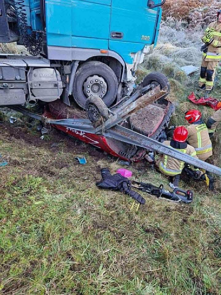 Ciężarówka zmiażdżyła auto nauki jazdy