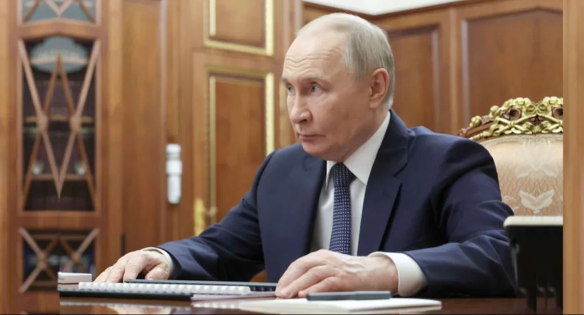 Putin dezinformator. Jak samiec Alfa stał się pobożnym chrześcijaninem