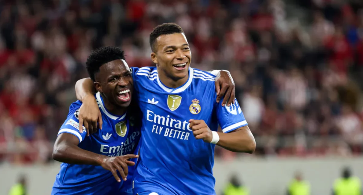 Arsenal lepszy od Bayernu, bramka Zielińskiego, cztery gole Mbappe