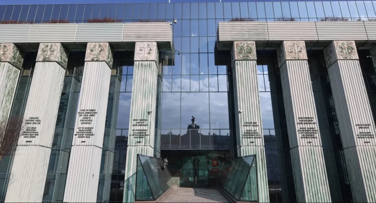 Policja w Sądzie Najwyższym. Wyprowadzono osoby kwestionujące status połączonych izb