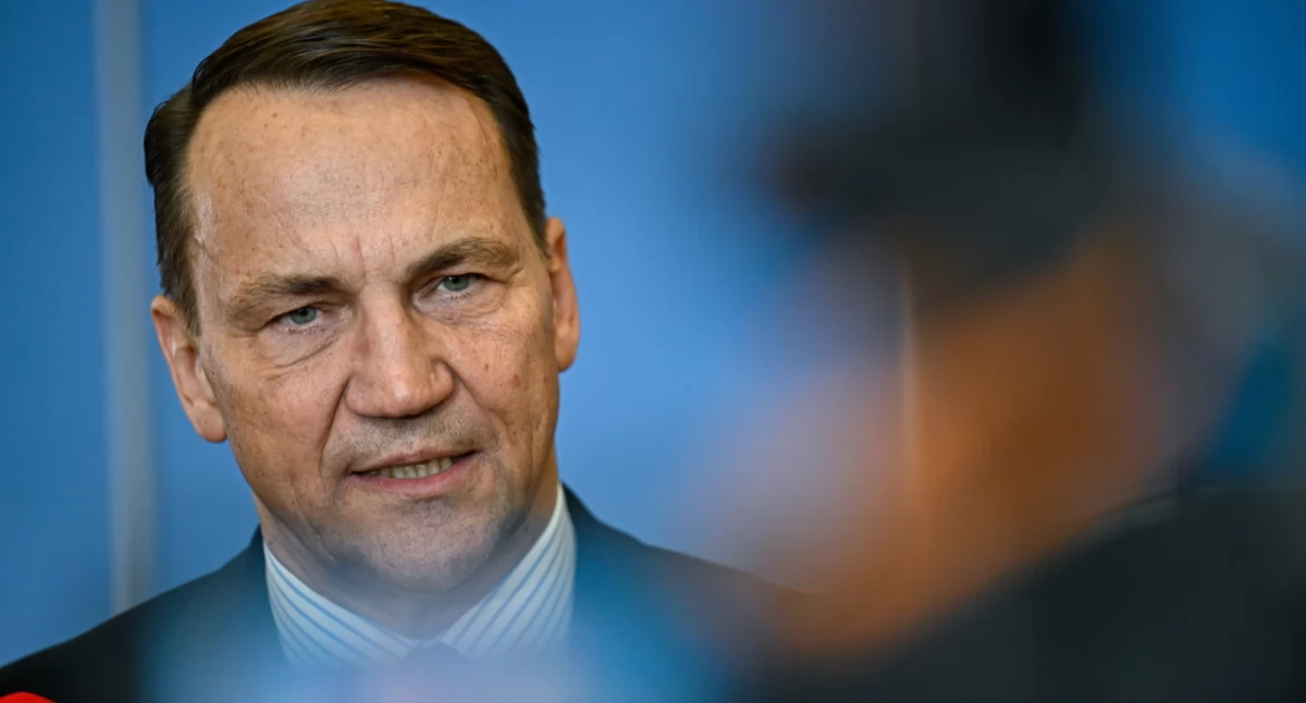 Sikorski uderza w USA: to Europa płaci za wojnę, Stany prawie nic 