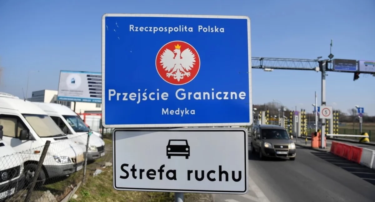 Młodzi mężczyżni masowo wyjeżdżają z Ukrainy. Ruch na przejściach z Polską 