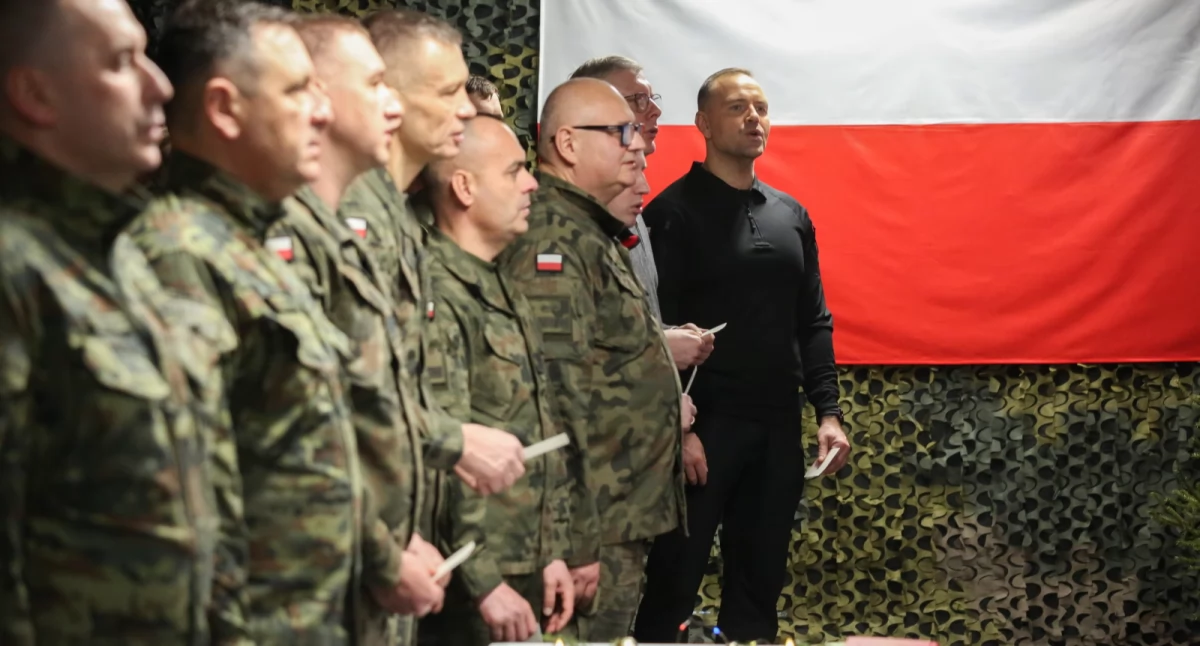 Wigilia na służbie. Prezydent Nawrocki spotkał się z mundurowymi