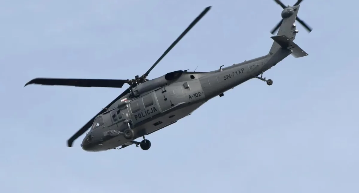 Ekstremalne warunki pogodowe. Black Hawk walczy ze śniegiem 