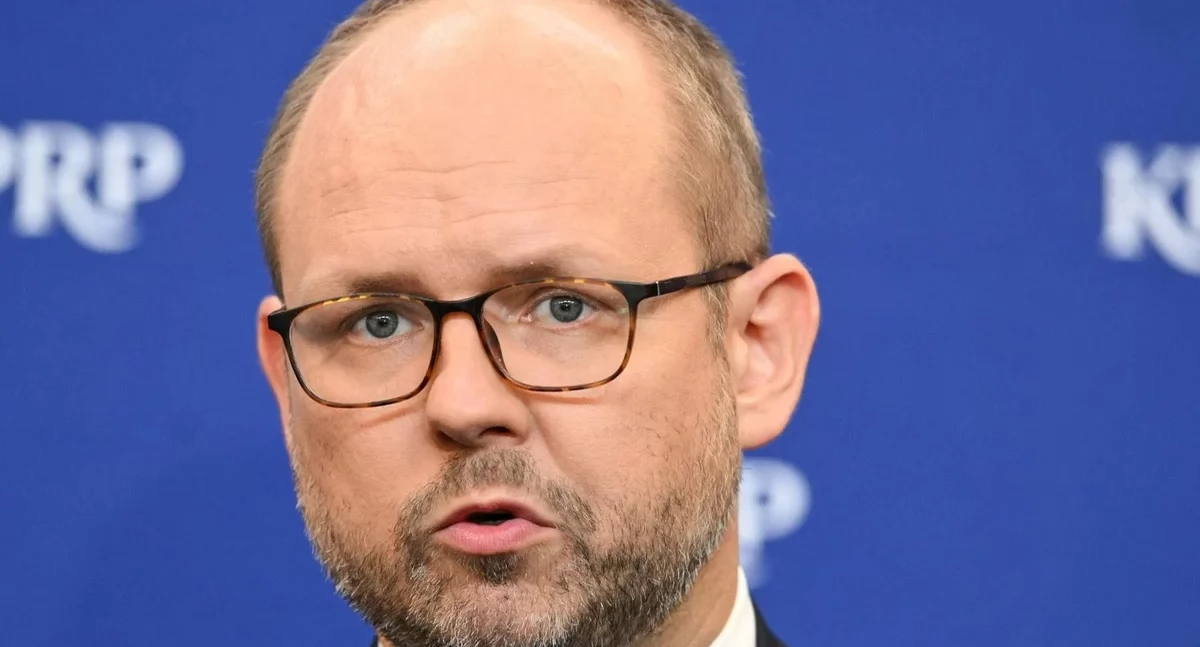 „Wyjątkowy kretyn”. Ostra reakcja Przydacza na zachowanie posła Lewicy