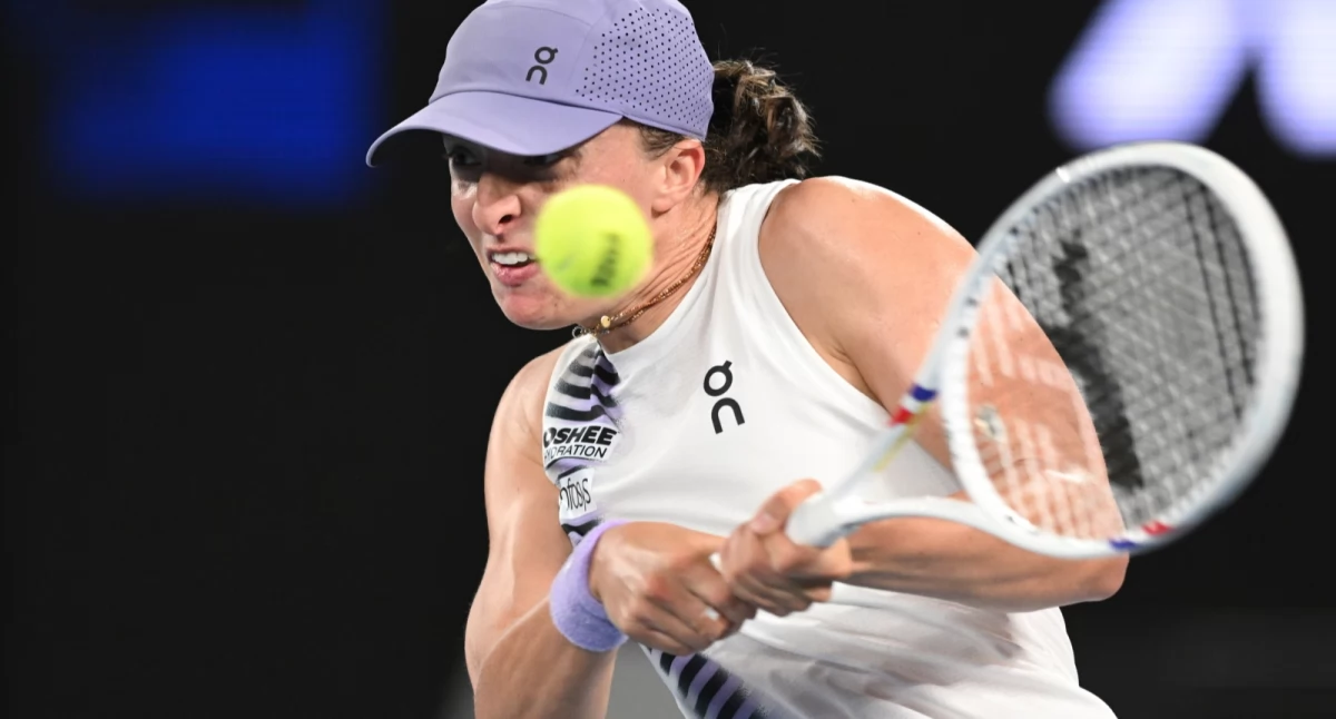 Australian Open: trudny awans. Świątek walczy dalej
