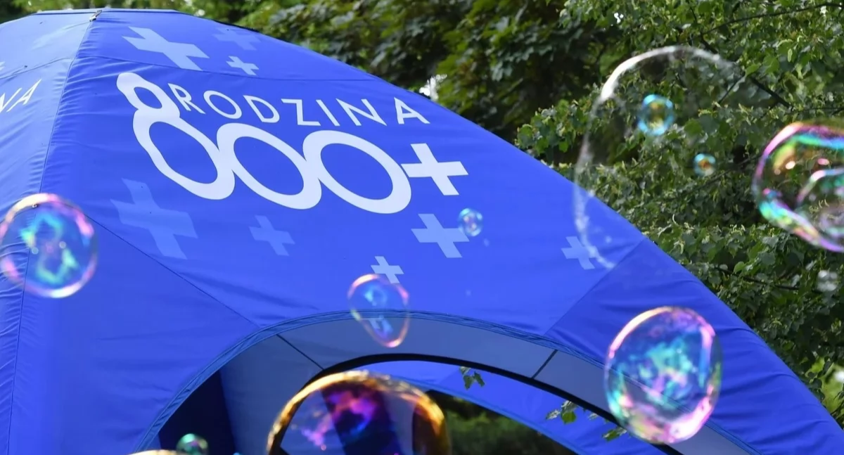 Koniec corocznych wniosków? Rząd szykuje rewolucję w 800 plus