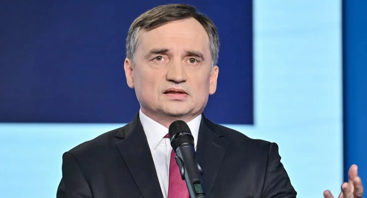 „Przekroczenie granicy”. Ziobro o wejściu służb do KRS