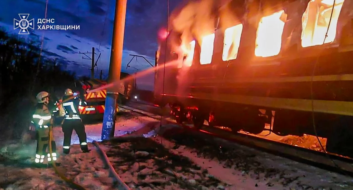 Pociąg pełen ludzi trafiony dronami