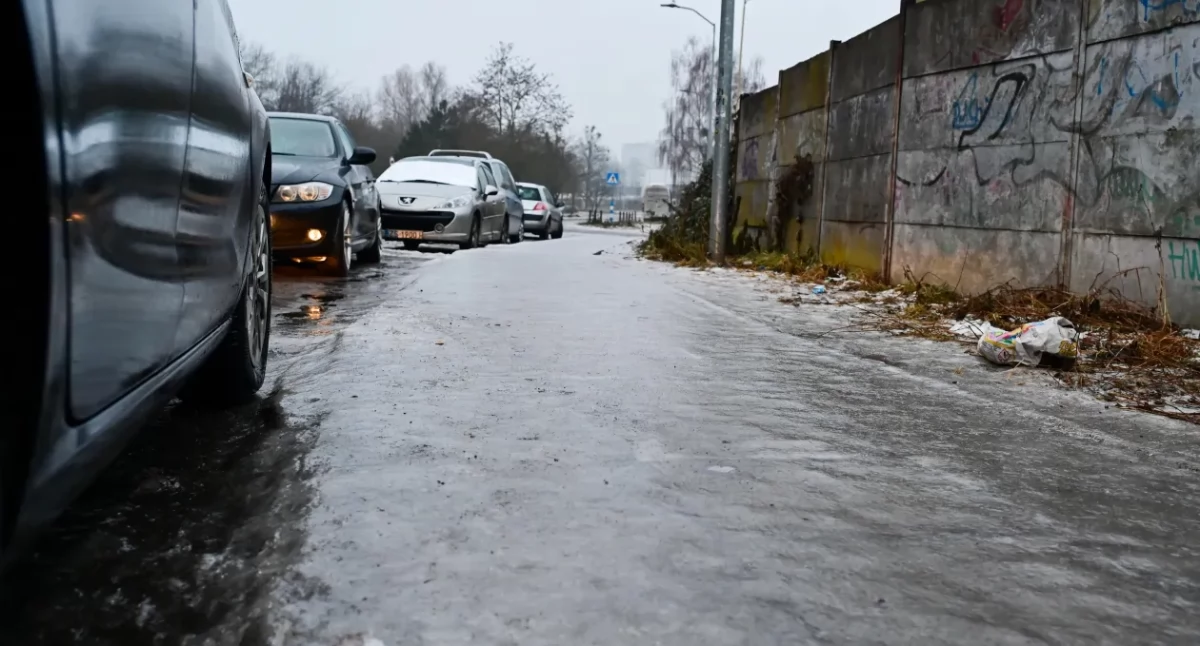 Dodatnie temperatury, ale ostrzeżenia przed gołoledzią