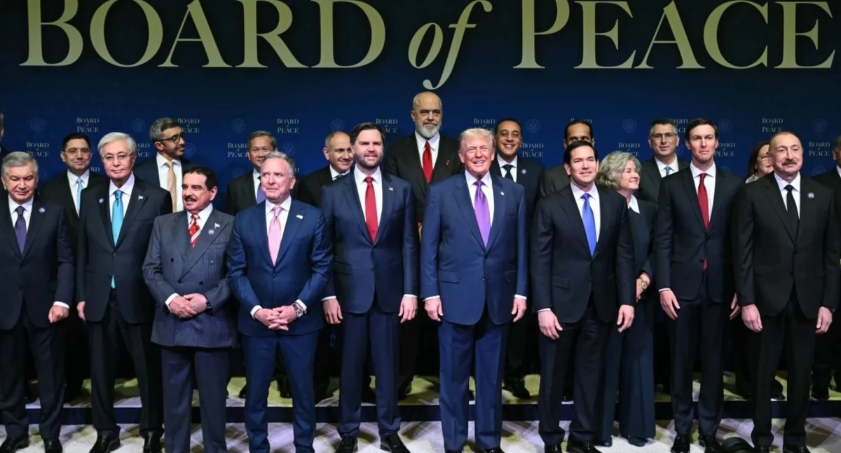 Zaskakujący przebieg Rady Pokoju. Trump kazał wstawać przywódcom
