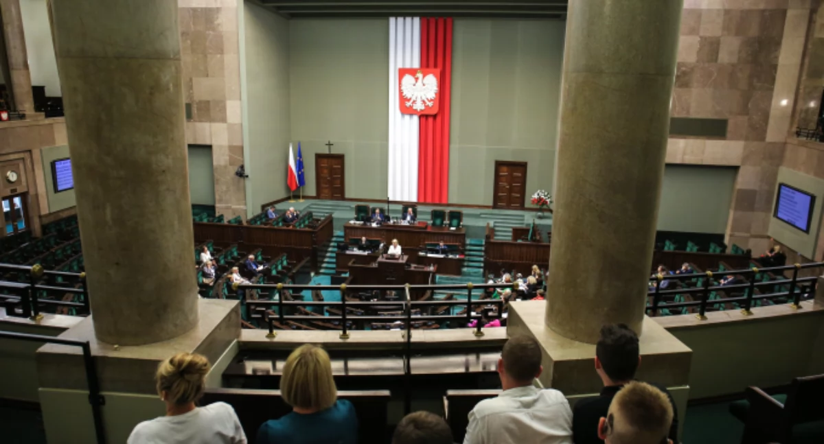 Najnowszy sondaż. Zmiana układu sił
