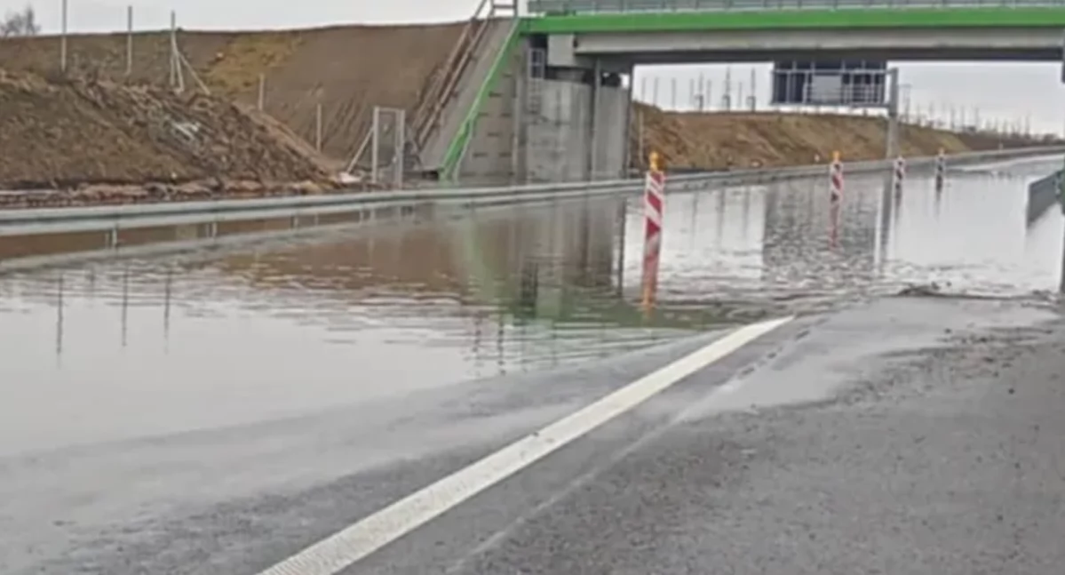Woda roztopowa nadal blokuje S6