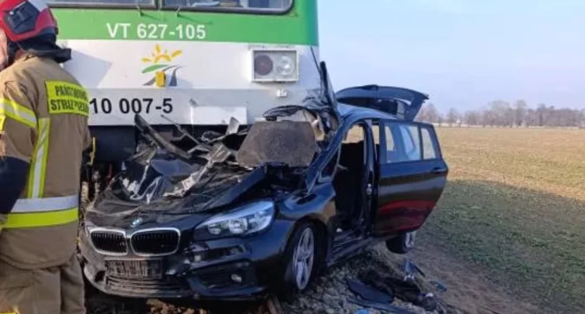 Koszmar na przejeździe kolejowym! Nie żyje kobieta
