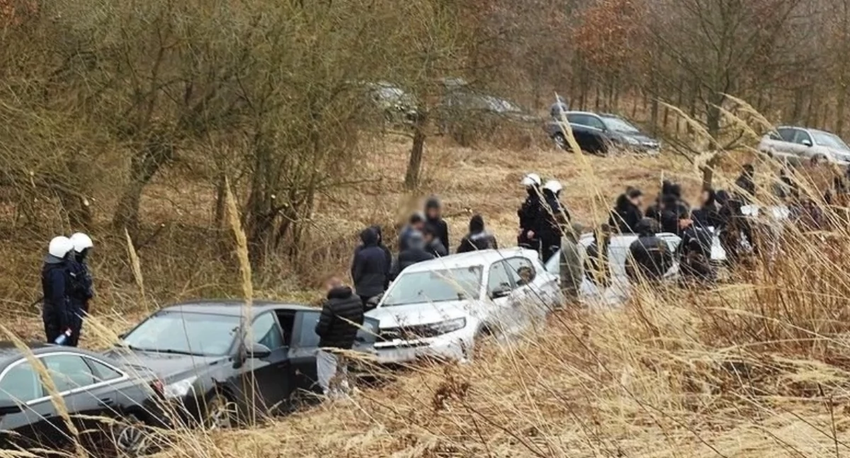 Morsowanie? Wędkowanie? To miała być 200-osobowa bitwa kiboli 