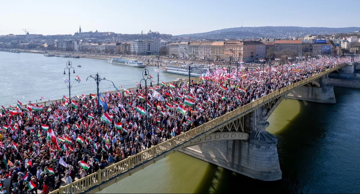 Dwa marsze, jedno przesłanie. Węgry wchodzą w decydującą fazę