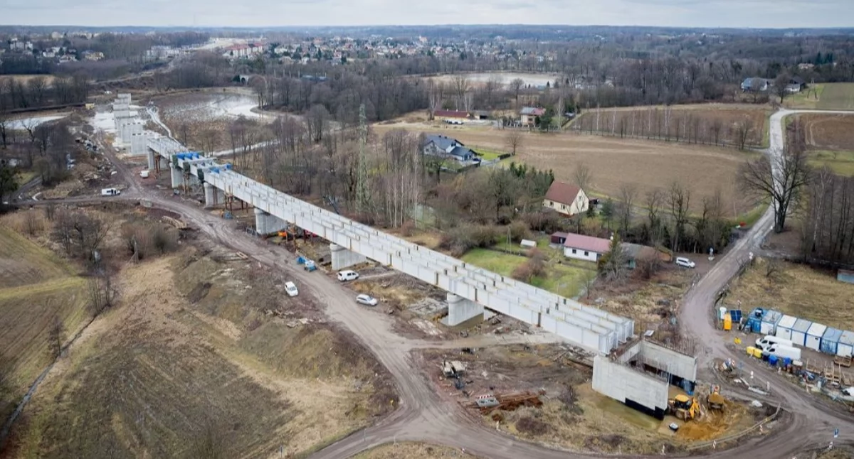 Kolejowy gigant rośnie w sercu Zebrzydowic. Ta budowa, która odmieni podróże