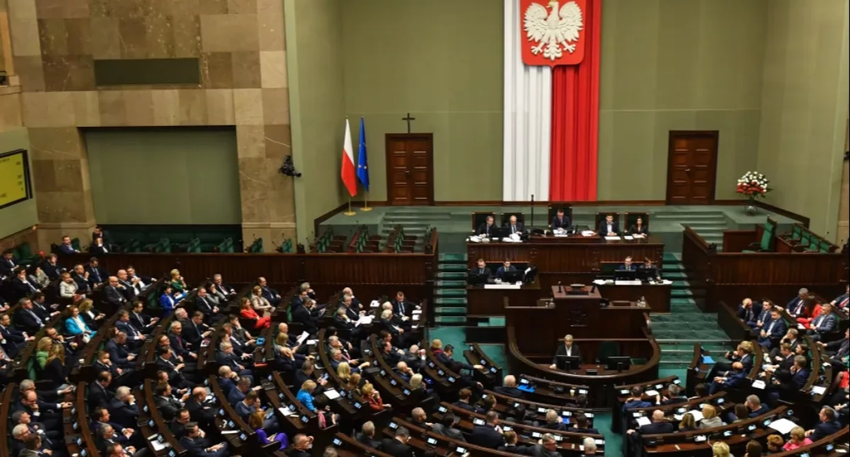 Polityczne przetasowania? Nowe liczby mogą zaskoczyć