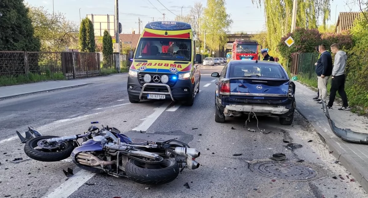 Motocyklista zderzył się z samochodem osobowym