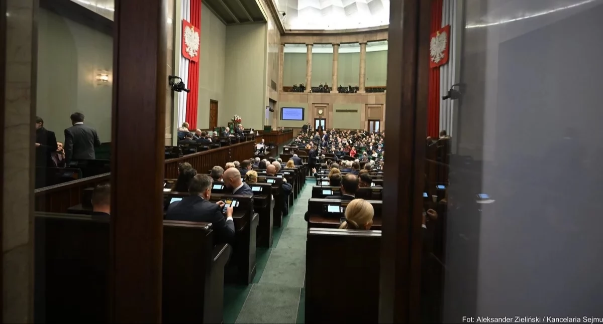 Układ sił się zmienia?