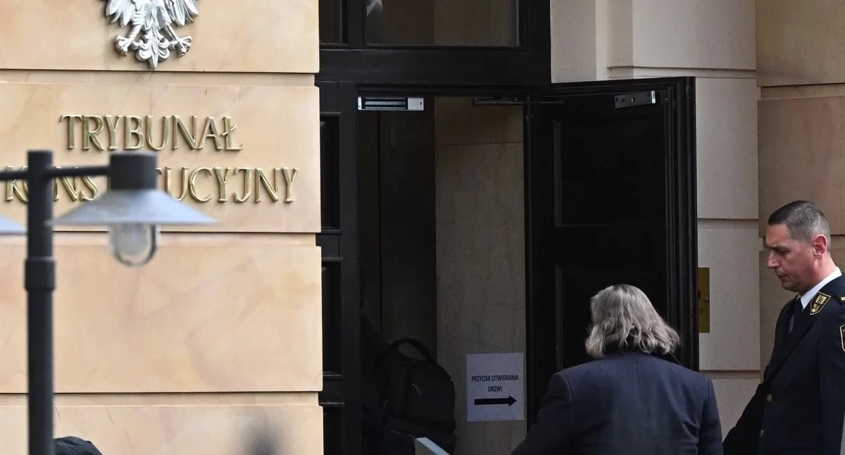 Gorąco wokół TK. Nowi sędziowie pojawili się w siedzibie Trybunału [RELACJA]