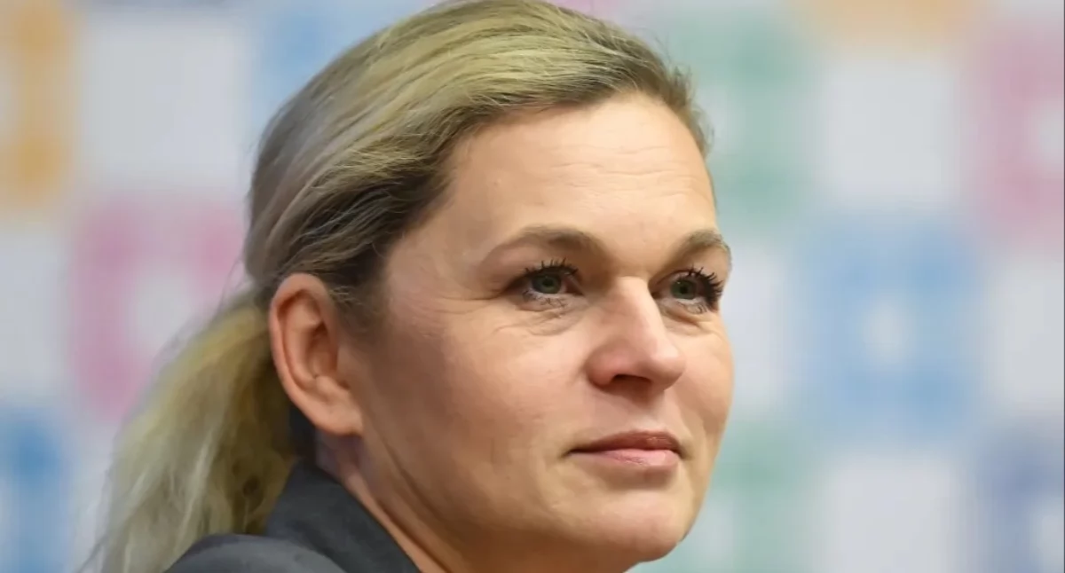„Cyrk i przymus”. Poseł Konfederacji punktuje Nowacką 