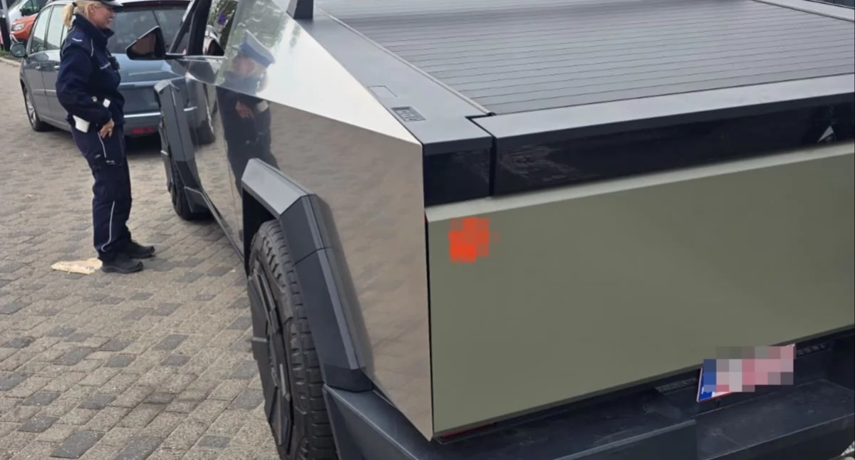 Cybertruck pędził przez miasto. 43-latek stracił prawo jazdy