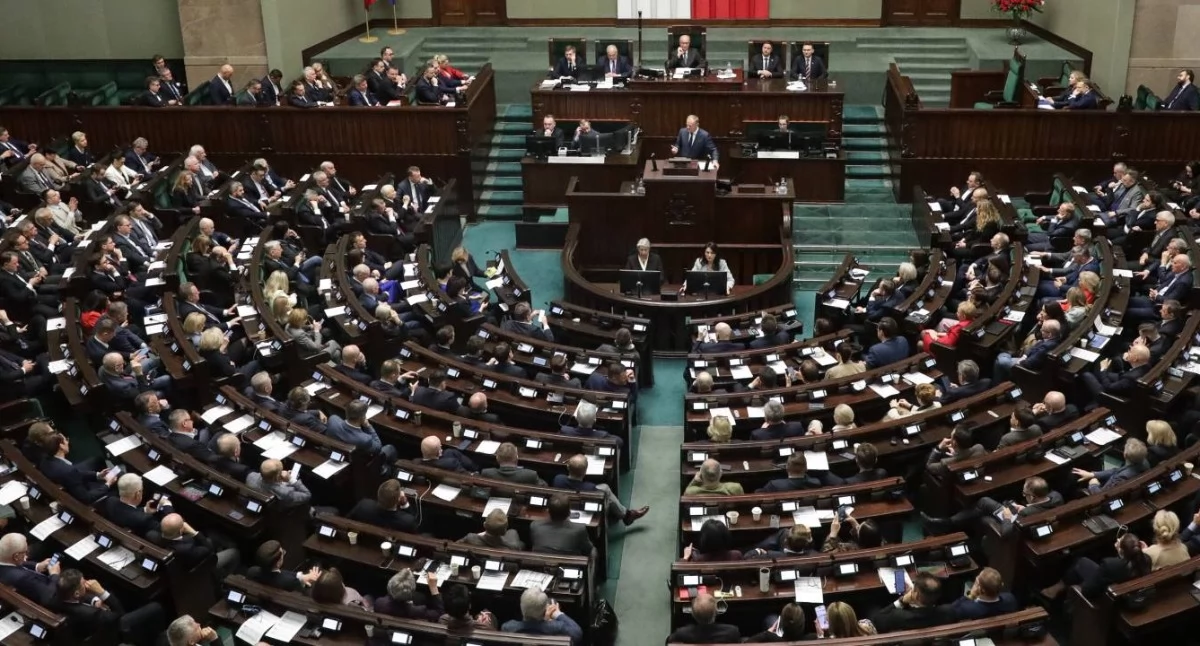 Jest nowy sondaż. Kto na prowadzeniu? A kto ma realne szansę na rządzenie?