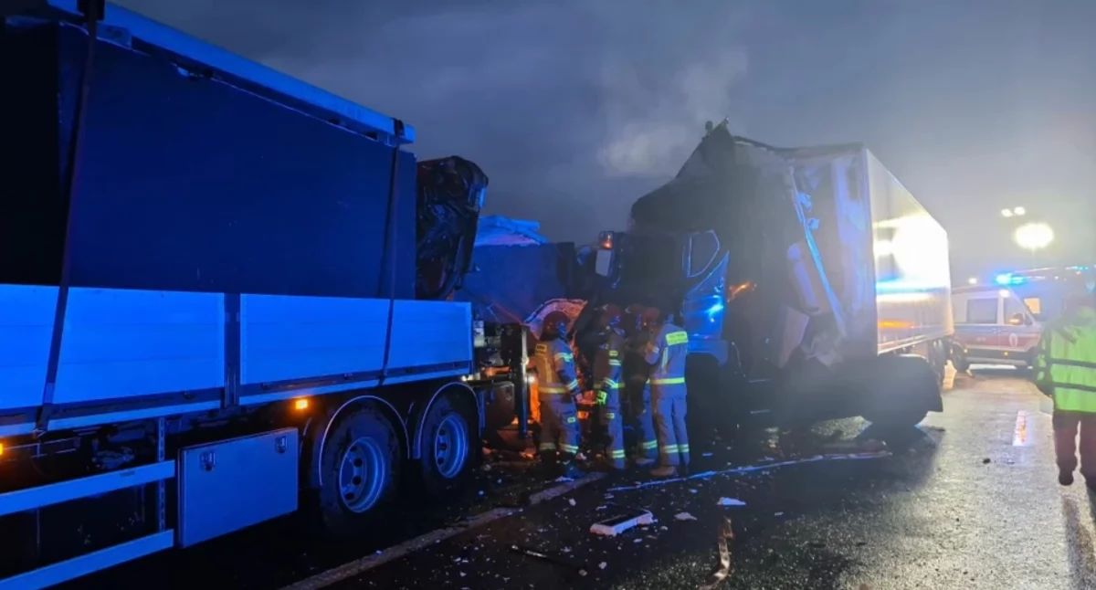 Tragiczny poranek na A2. Śmierć podczas wymiany koła