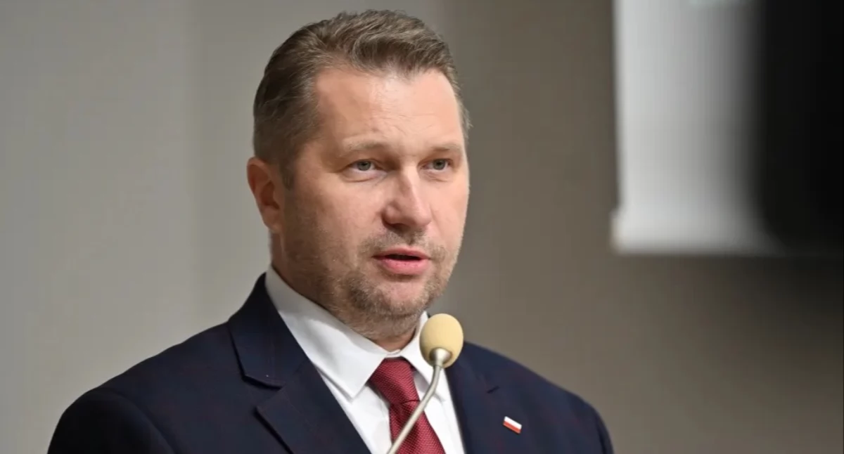  Czarnek odpowiada Sikorskiemu. 