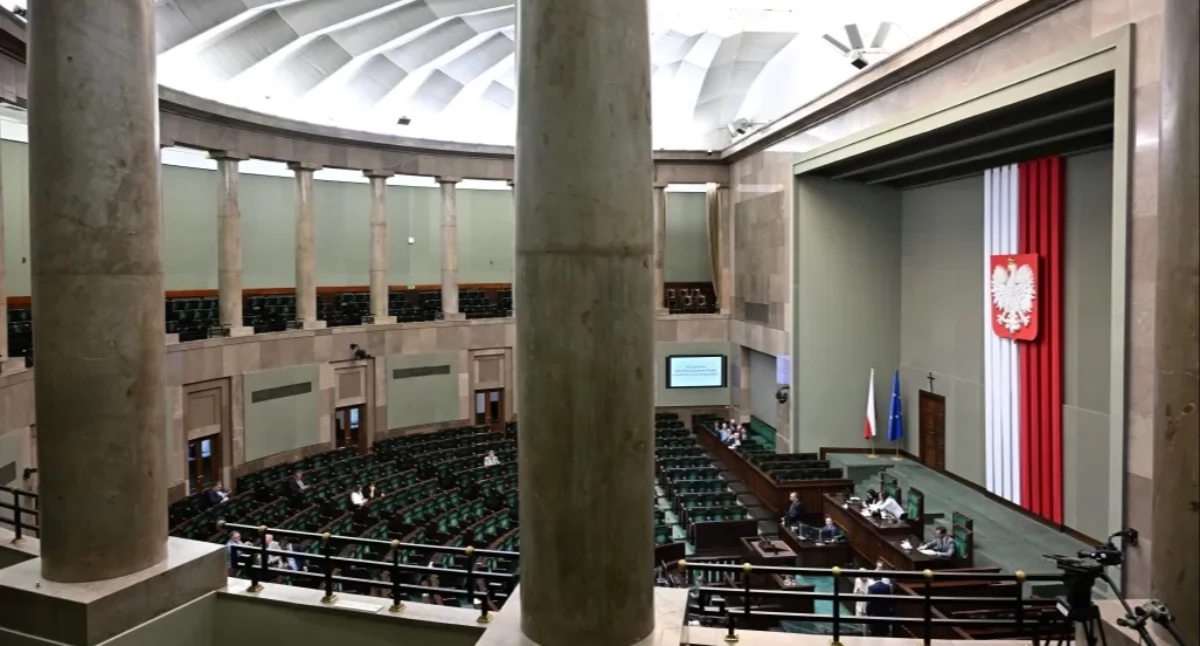 Sondaż goni sondaż. Kto tym razem na czele stawki?