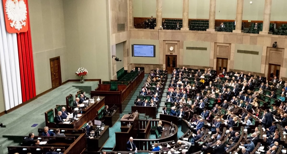 KO z wygraną bez władzy [SONDAŻ]