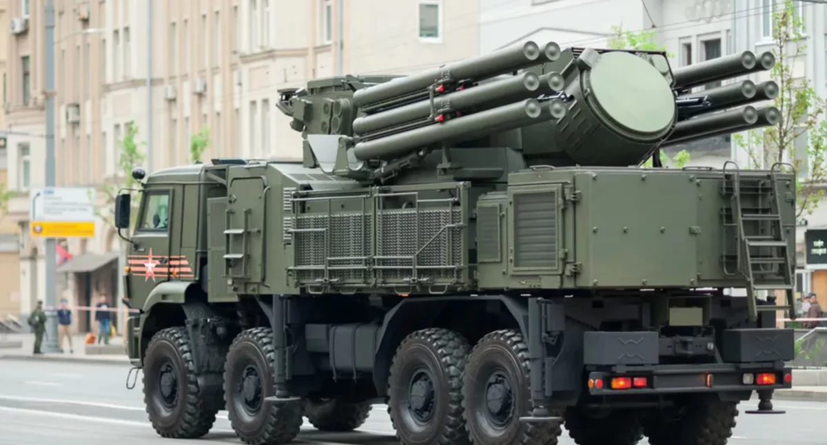 Moskwa pod specjalną ochroną. Rosjanie ściągają najnowocześniejszą broń