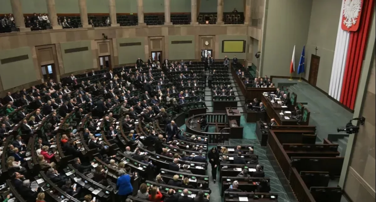 KO zwiększa przewagę nad PiS? Znamy najnowszy sondaż