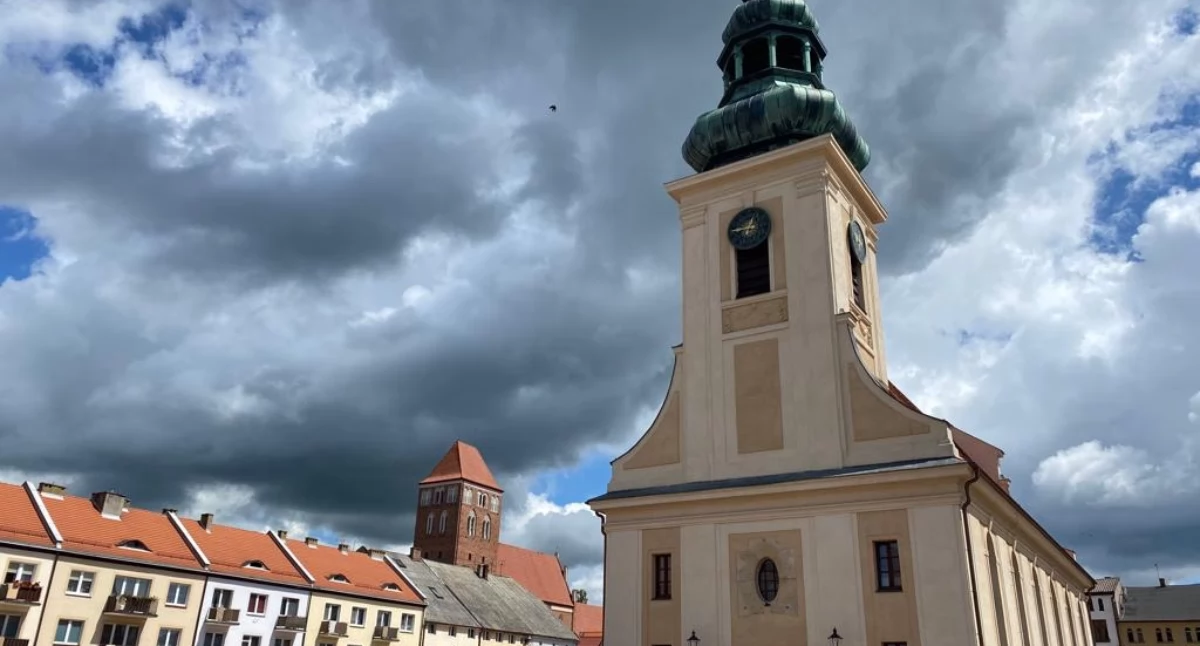 IMGW ostrzega przed burzami w siedmiu województwach