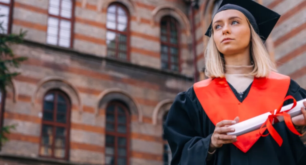 Dyplom traci dawną moc. Młodzi coraz częściej wybierają pracę zamiast studiów