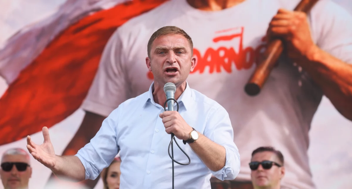 „Chcą odebrać nam wszystko”. Bąkiewicz uderza w rząd i UE